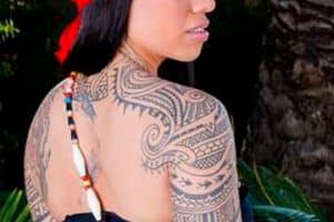 tattoo tribales para mujeres en el brazo