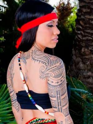 tattoo tribales para mujeres en el brazo