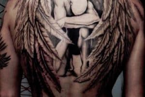 tatuajes cool para hombres en la espalda