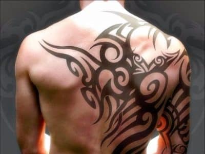 tatuajes guapos para hombres en la espalda