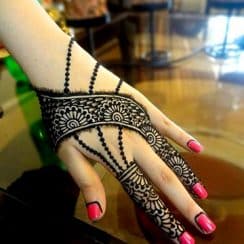 Originales y mejores tatuajes poco comunes para mujeres