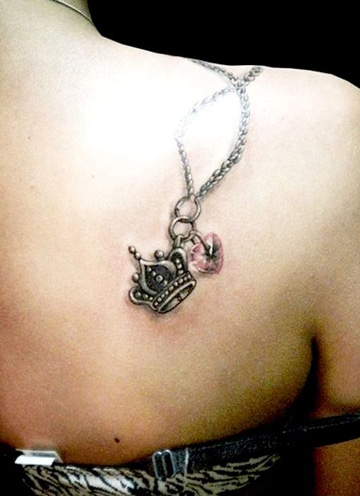 imagenes de coronas para tatuar con cadena
