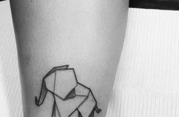 Tatuajes de animales geometricos con triangulos lineales