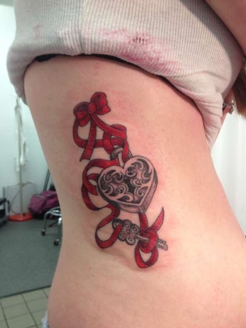 tatuajes de candados y llaves para mujer