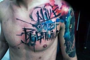 tatuajes de colores para hombres en el hombro
