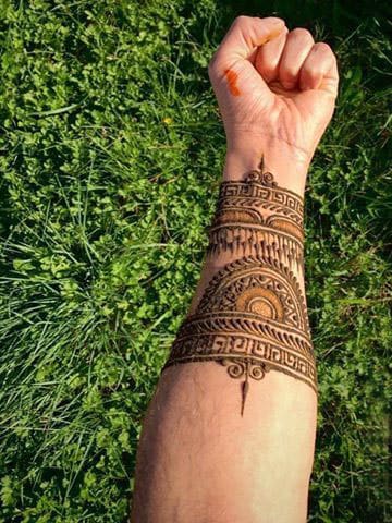 tatuajes de henna para hombres en la muñeca
