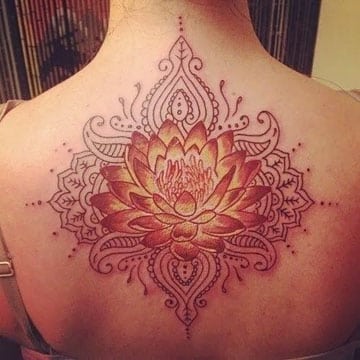 tatuajes hindues para mujer flor de loto