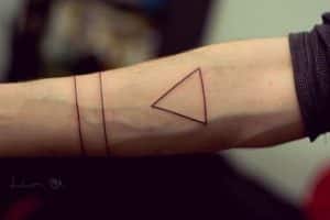 tatuajes minimalistas para hombres geometrico