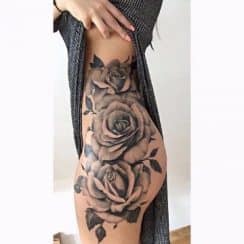 Diseños de rosas para tatuar en el brazo para mujeres