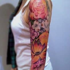 Diseños de tatuajes brazo entero mujer full color