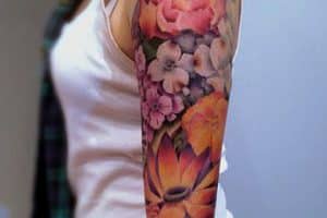 tatuajes brazo entero mujer en colores