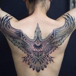Tatuajes de aguilas para mujeres en la espalda y brazo