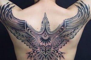 tatuajes de aguilas para mujeres espalda