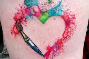 tatuajes de colores para mujeres corazon