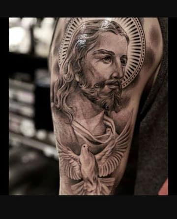 tatuajes de jesus en 3d en el brazo