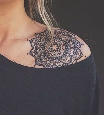 tatuajes de mandalas para mujeres hombro