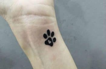 Tatuajes de perros para mujeres y amantes de huellitas