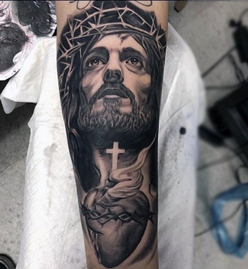 tatuajes del sagrado corazon en brazo