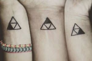 tatuajes para 3 hermanos muñeca