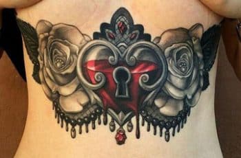 Tatuajes para mujeres en los senos y femeninos en el costado