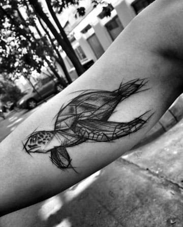 tatuajes relacionados con el mar en el brazo