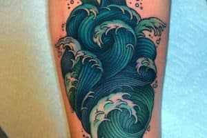 tatuajes relacionados con el mar olas