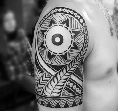 diseños de tatuajes maories para brazo