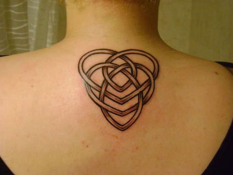 tatuajes celtas para hombres en espalda