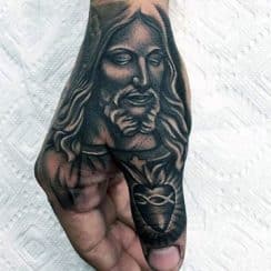 El renacimiento en los tatuajes cristianos para hombres