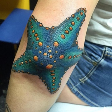 tatuajes de estrellas en el codo para mujer