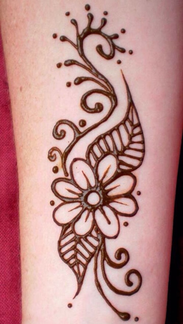 tatuajes de henna faciles flores