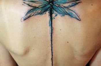 La supervivencia y los tatuajes de libelulas para mujeres