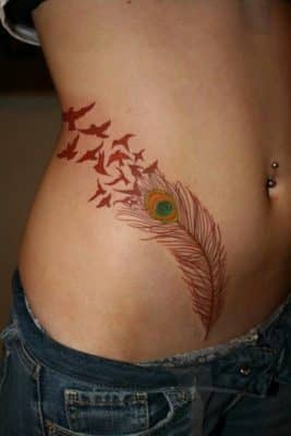 tatuajes de plumas y aves para mujer
