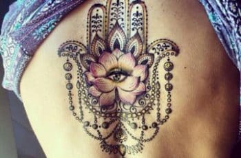 Soberbios diseños de tatuajes hindues para mujeres