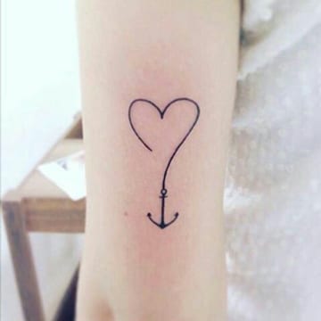 tatuajes de ancla para mujeres con corazon