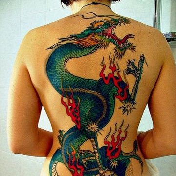 tatuajes de dragones en 3d en espalda