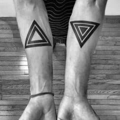 Los nuevos tatuajes geometricos para hombres