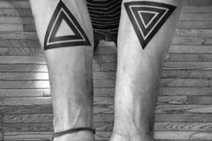 tatuajes geometricos para hombres diseño simple