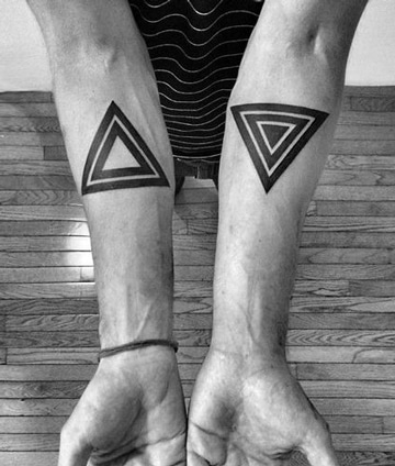 tatuajes geometricos para hombres diseño simple