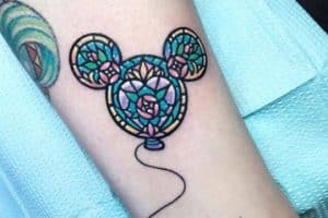tatuajes mickey mouse silueta colorida