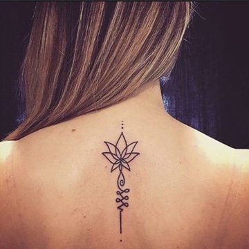 diseños de tattoo para mujeres en espalda