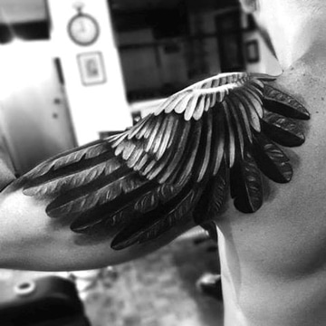 estilos de tatuajes para hombres de alas