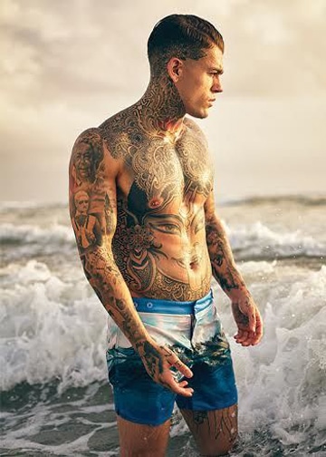 imagenes de hombres tatuados sexy