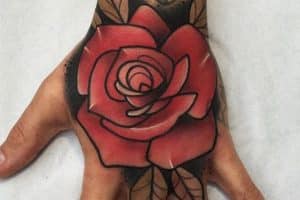 imagenes de rosas para tatuajes en mano