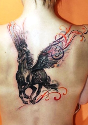 tatuajes de caballos para mujer en espalda