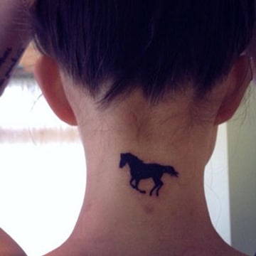 tatuajes de caballos para mujer pequeños
