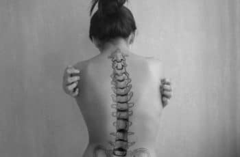 Impresionantes tatuajes de columna vertebral