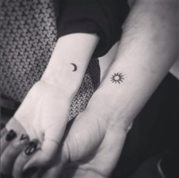 tatuajes de sol y luna para parejas discretos