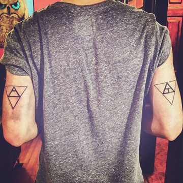 tatuajes geometricos minimalistas para hombres