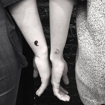 tatuajes minimalistas para parejas pequeños